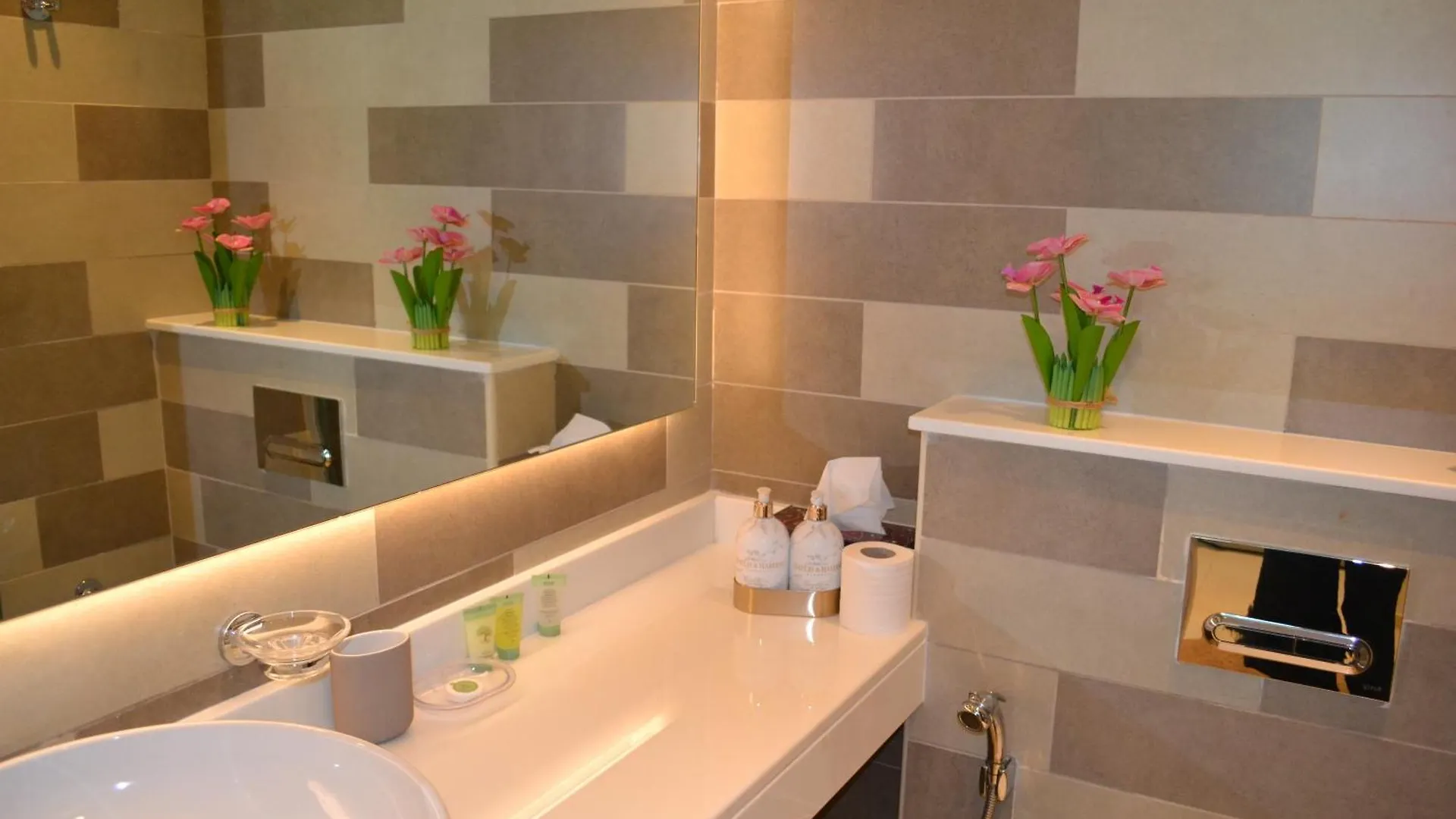 High-Floor 1 Bedroom By Seven Apartments Palm Jumeirah Dubai United Arab Emirates
