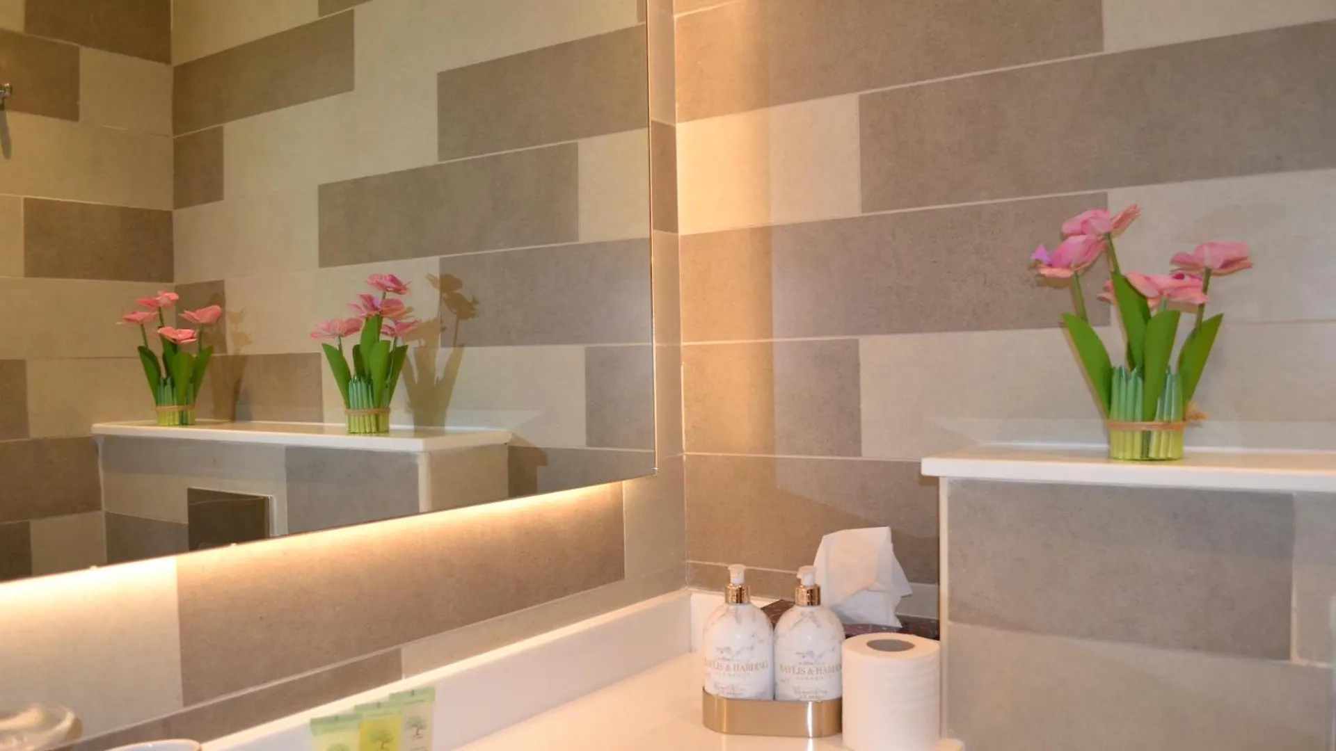 High-Floor 1 Bedroom By Seven Apartments Palm Jumeirah Dubai